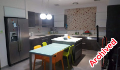Spacious 5 bedroom house with swimming pool for sale in Yeroskipou