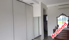Spacious 5 bedroom house with swimming pool for sale in Yeroskipou