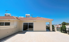 Spacious 2 bedrooms apartment with swimming pool for sale in Kiti