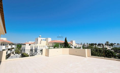 Spacious 2 bedrooms apartment with swimming pool for sale in Kiti