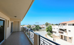 Spacious 2 bedrooms apartment with swimming pool for sale in Kiti