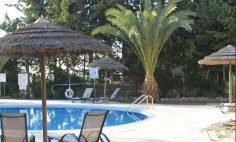 Large 2 bedroom maisonette with swimming pool for sale in Chloraka