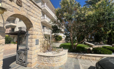 Large 2 beds apartment with swimming pool for sale in Yeroskipou