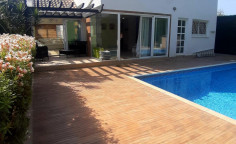 Lovely 4 house with swimming pool for sale in Agios Athanasios