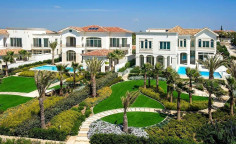 5 bedroom villa with swimming pool for sale in Perivolia