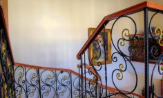 6 bedroom furnished house with swimming pool for sale in Agia Fyla