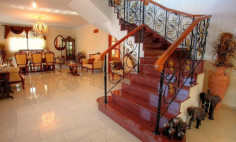 6 bedroom furnished house with swimming pool for sale in Agia Fyla