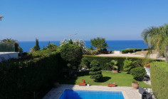 3 bedroom furnished house with swimming pool for sale in Coral Bay