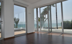 Beachfront house for sale on excellent location on Dekelia road offering the best sea view from beachfront bedroom on the island! Beachfront house for sale on excellent location on Dekelia road offering the best sea view from beachfront bedroom on the island!