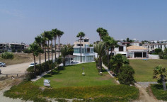 Beachfront house for sale on excellent location on Dekelia road offering the best sea view from beachfront bedroom on the island! Beachfront house for sale on excellent location on Dekelia road offering the best sea view from beachfront bedroom on the island!
