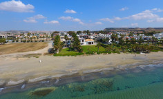 Beachfront house for sale on excellent location on Dekelia road offering the best sea view from beachfront bedroom on the island! Beachfront house for sale on excellent location on Dekelia road offering the best sea view from beachfront bedroom on the island!
