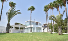 Beachfront house for sale on excellent location on Dekelia road offering the best sea view from beachfront bedroom on the island! Beachfront house for sale on excellent location on Dekelia road offering the best sea view from beachfront bedroom on the island!