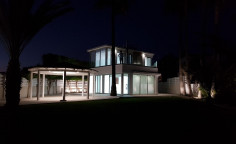 Beachfront house for sale on excellent location on Dekelia road offering the best sea view from beachfront bedroom on the island! Beachfront house for sale on excellent location on Dekelia road offering the best sea view from beachfront bedroom on the island!