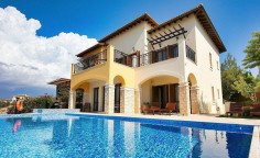 5 bedroom furnished house with swimming pool for sale in Aphrodite Hills
