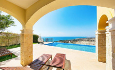 5 bedroom furnished house with swimming pool for sale in Aphrodite Hills