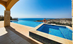 5 bedroom furnished house with swimming pool for sale in Aphrodite Hills