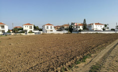 Land in Softades walking distance from the beach , Larnaca