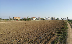 Land in Softades walking distance from the beach , Larnaca