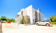 Luxury villa on a big plot of land 
