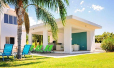 Luxury villa on a big plot of land 