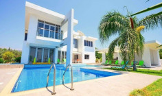 Luxury villa on a big plot of land 