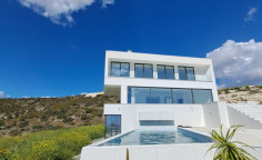 8 bedroom furnished house with swimming pool for sale in Agios Tychonas