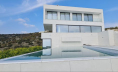 8 bedroom furnished house with swimming pool for sale in Agios Tychonas
