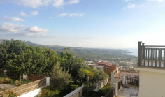 Luxury 3 bedroom house with swimming pool to rent in Peyia