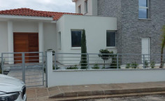 Large 4 beds house with swimming pool for sale in Peyia