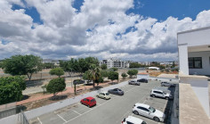 Spacious office to rent in Linopetra