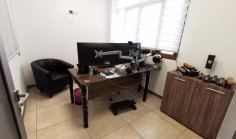 Spacious office to rent in Linopetra