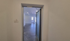 Spacious office to rent in Linopetra