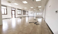 Spacious office to rent in Linopetra