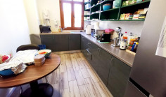 Spacious office to rent in Linopetra