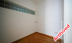 Beach front apartment in Larnaca town 