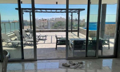 Luxury 3 bedrooms penthouse with swimming pool for sale in Germasogeia