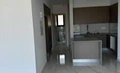 Large apartment for sale in Germasogeia