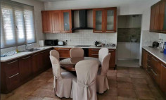 4 bedrooms house with swimming pool to rent in Agios Athanasios