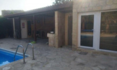 5 bedroom house with swimming pool for sale in Pyrgos