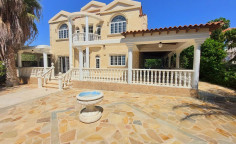 For bedroom house for sale in Paralimni