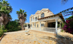 For bedroom house for sale in Paralimni