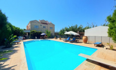 For bedroom house for sale in Paralimni