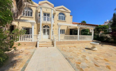 For bedroom house for sale in Paralimni