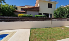For beds house for sale in Strovolos