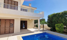 For beds house for sale in Strovolos