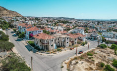 Large 3 bedroom villa for sale in Oroklini
