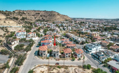 Large 3 bedroom villa for sale in Oroklini
