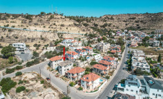 Large 3 bedroom villa for sale in Oroklini
