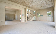 Large 3 bedroom villa for sale in Oroklini