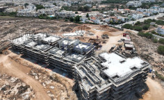 Modern apartment with pool in central Paralimni area 